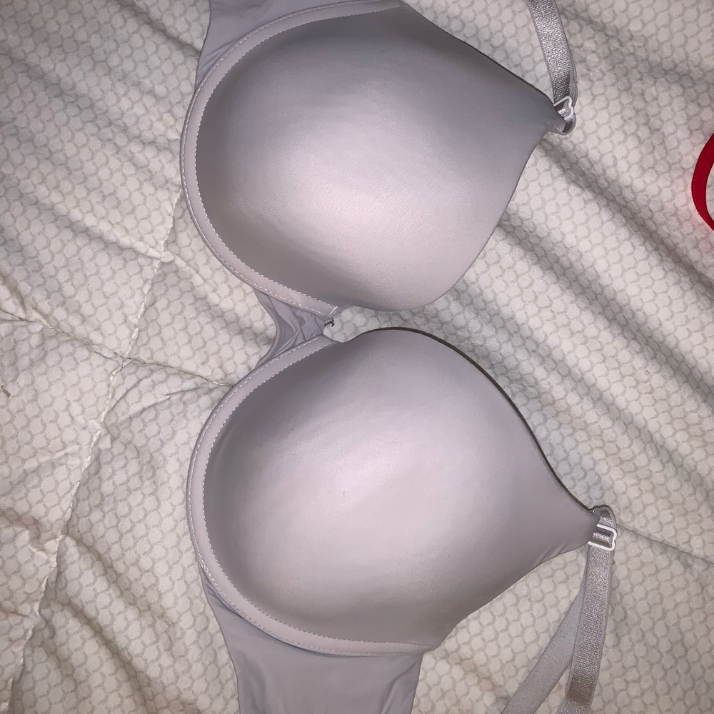 Comfy White 32DDD Victoria’s Secret Bra
